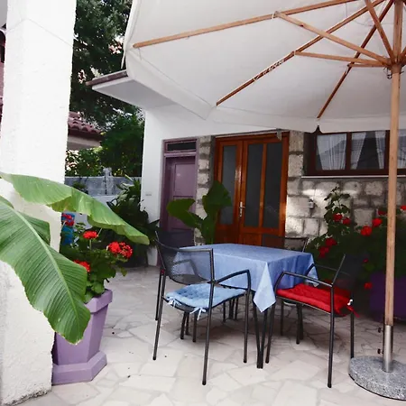 Double Banjol 5077b Gostinjska kuća Rab Town